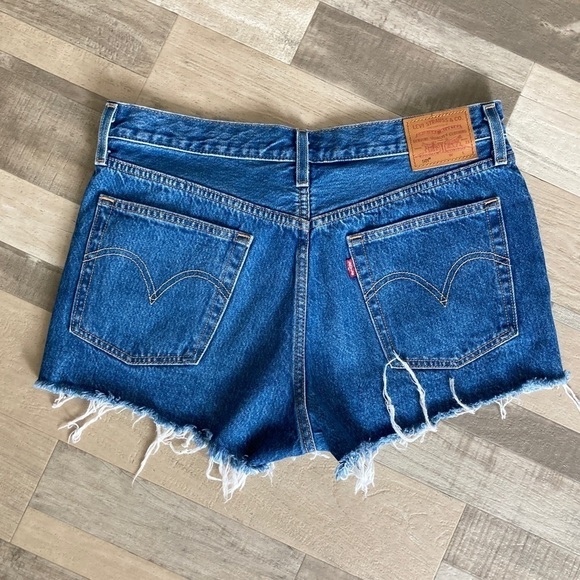 LEVI’S 501 Premium Denim Button Fly Jean Cutoff Shorts Size 30 - Picture 13 of 13